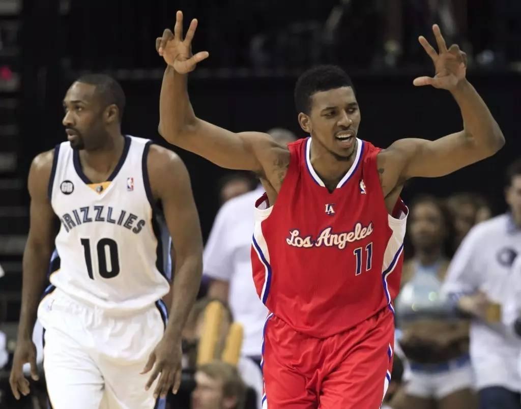 两分出手更 两分出手更